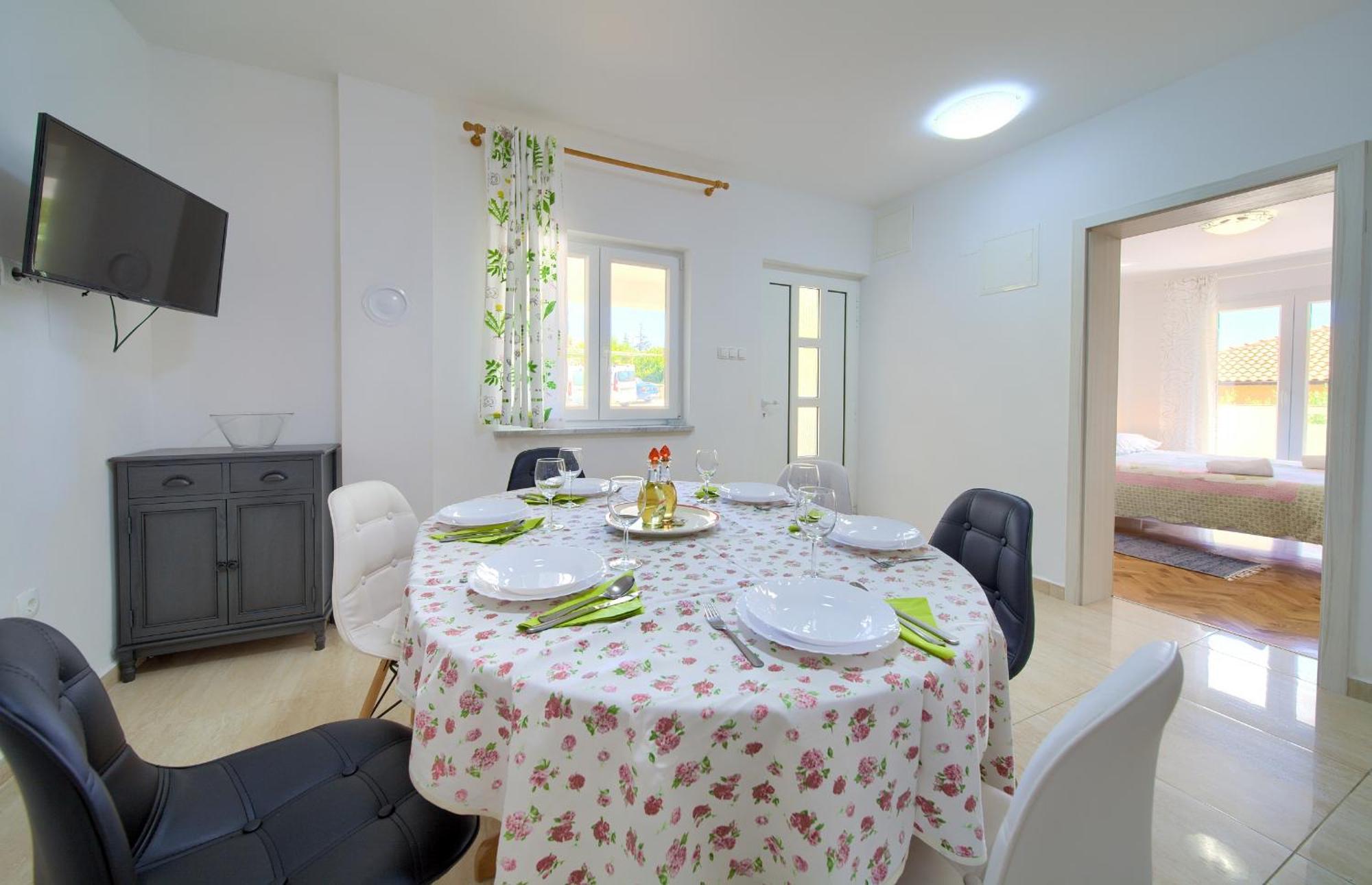 Apartments Rose クルク 部屋 写真